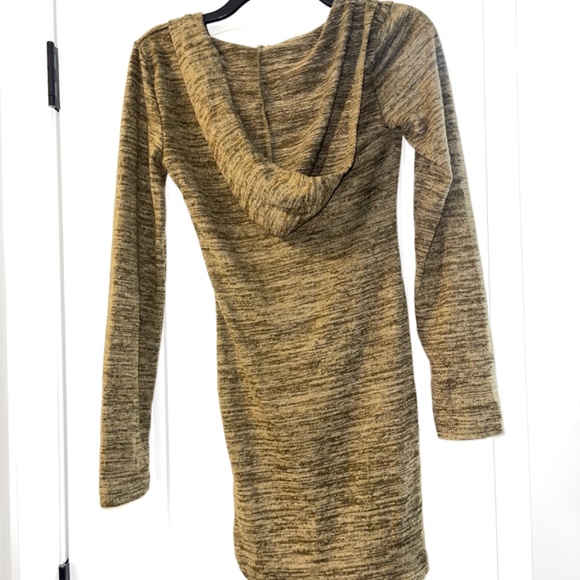 Dress - Picture 7 of 10